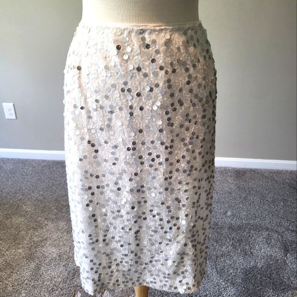 Jones New York – Stark White Evening Skirt w/Silver Disks (Size 24W)